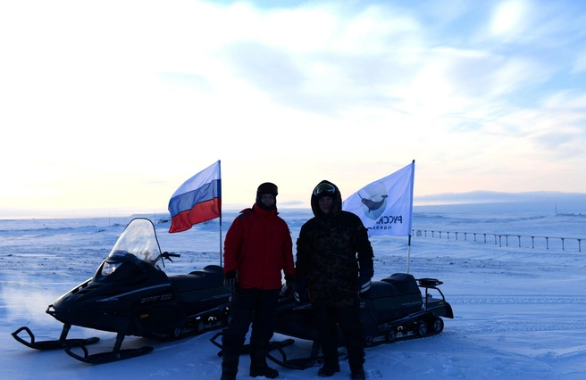 От «Русской Арктики» на Земле Александры проголосовали двое инспекторов — Александр Морев и Денис Менников | Источник: пресс-служба национального парка 