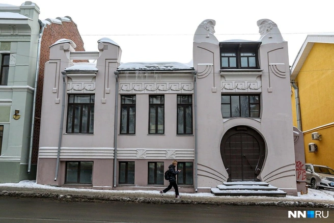 Дом находится на улице Пискунова | Источник: Наталья Бурухина / NN.RU 