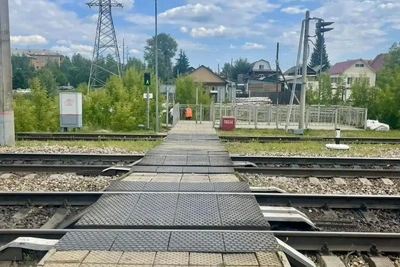 Passenger train fatally hits woman in Kansk