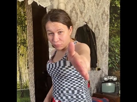Елена Беркова получила подлый удар в живот от известной блогерши