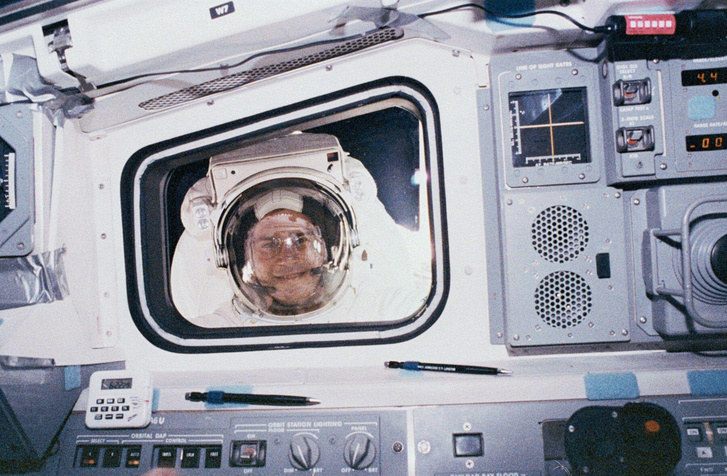 30 лет назад космический челнок «Индевор» совершил первый полет в космос