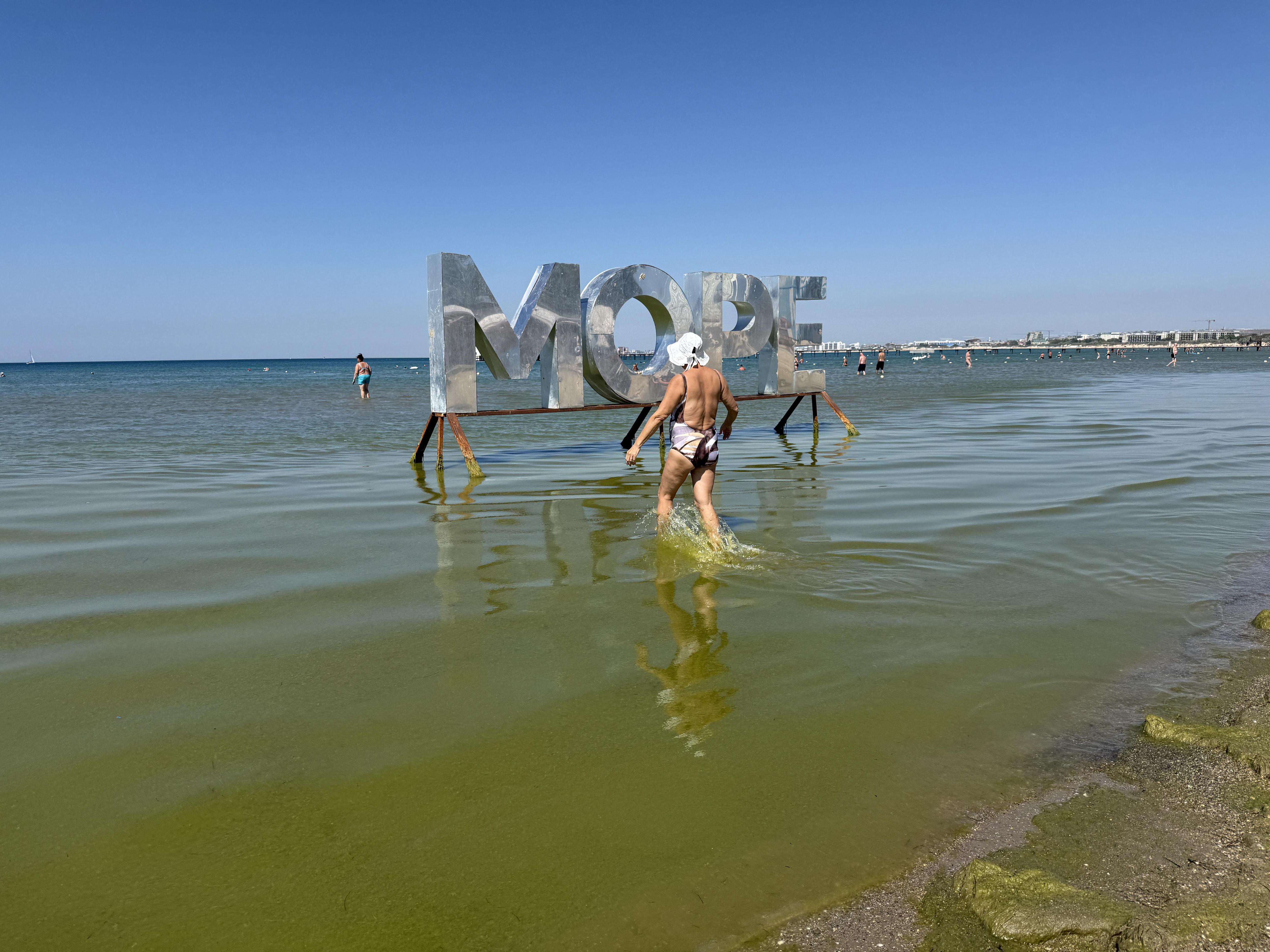 «Мусор, грязь и дикие цены». Туристка рассказала о летнем отдыхе в Анапе