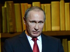 Владимир Путин призвал чиновников пока не искать ему замену