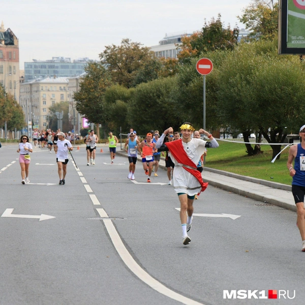 Цезарь пробежал Московский марафон | Источник: Татьяна Спиридонова / MSK1.RU