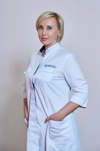 Юлия Ивановна Шилова — универсальный доктор: хирург, травматолог-ортопед, флеболог. Многие пациенты города знают врача и идут конкретно к ней | Источник: медицинский центр «Доктор Плюс»