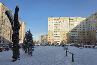 В Магнитогорске убирают дворовые и парковые горки