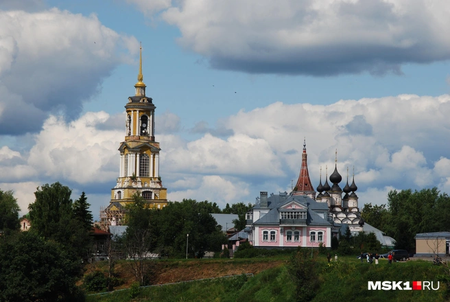 Этот городок притягивает миллионы туристов | Источник: Анна Голубницкая / MSK1.RU