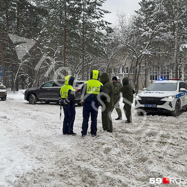 Рядом дежурили сотрудники ДПС | Источник: Алексей Кожевников / 59.RU