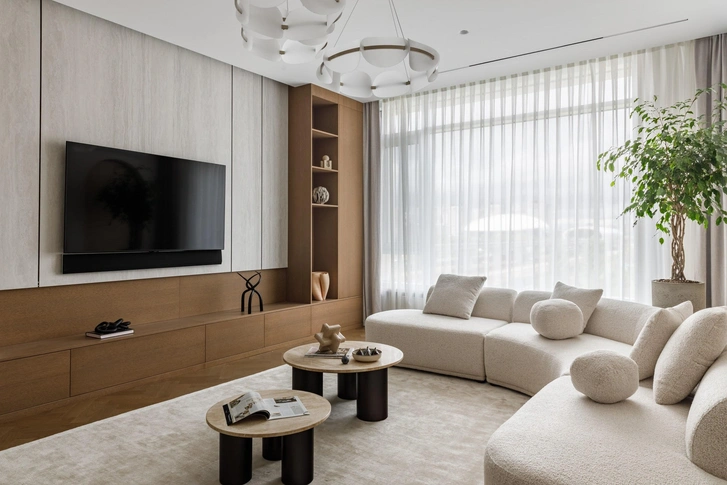 Источник: Мила Лотоцкая. Стиль: Сая Данияр