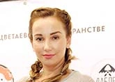 Анфиса Чехова наедается на ночь