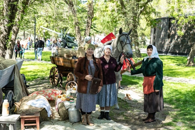 Тысячи оренбуржцев посетили арт-реконструкцию «Весна 45-го года» | Источник: правительство Оренбургской области / T.me
