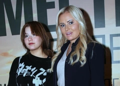 «Дана, пожалей ребенка!»: мама Борисовой боится за 17-летнюю внучку, которая делает пластику и худеет на уколах