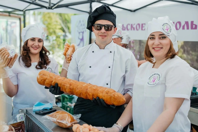 Линейка мясных деликатесов крафтового копчения&nbsp;— особая гордость производителя | Источник: Ксения Зимина