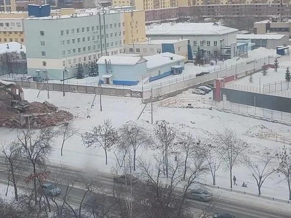 На этом месте ранее стояли дома, построенные еще в 1950-х годах. | Источник: читатель E1.RU