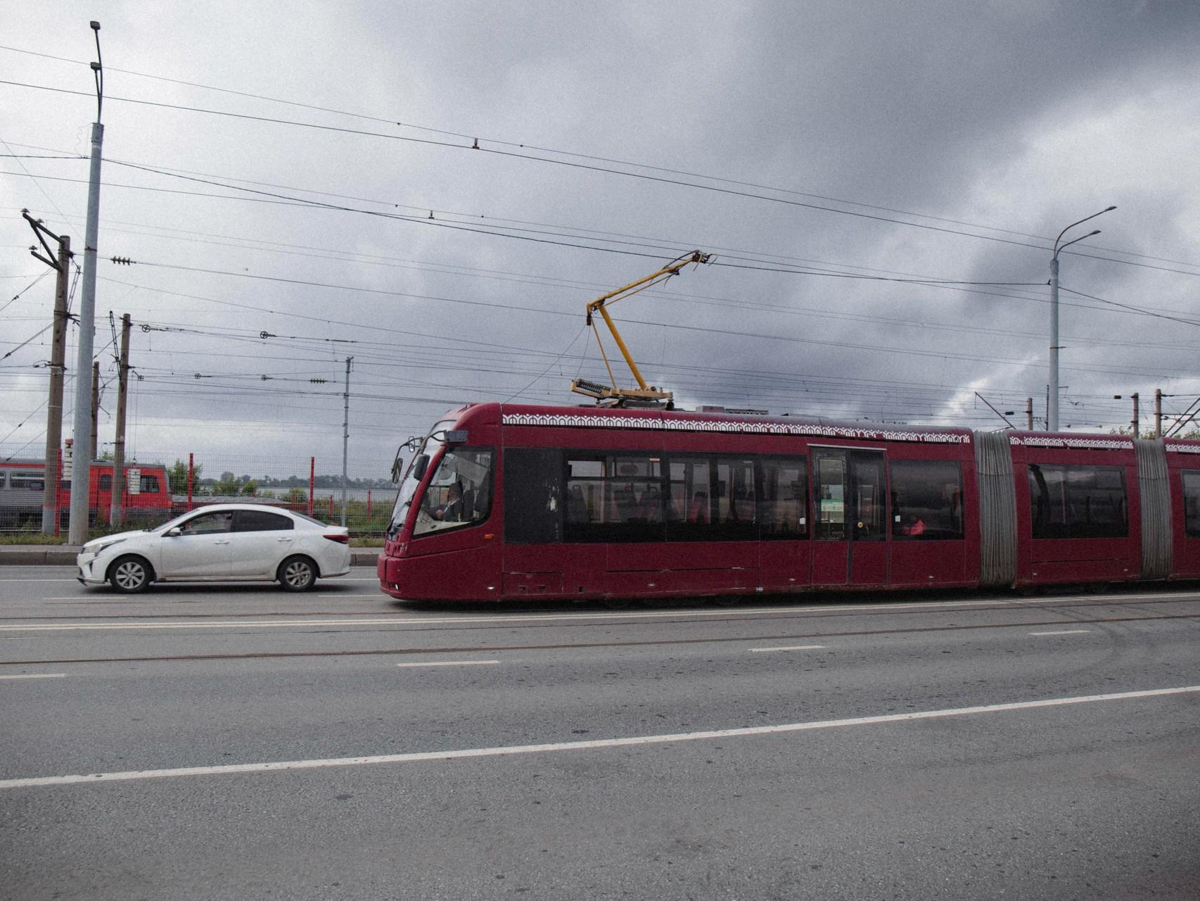 В троллейбусах и трамваях Казани изменили систему оплаты. Для кого и как?
