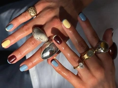 Как выглядит самый модный осенний френч: 5 идей в трендовых цветах