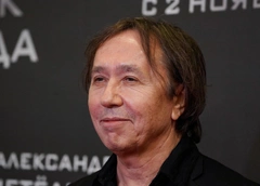 Увел Сотникову у Кузьмина, не удержал Орлову, развелся с Малаховой. Роковой мужчина Ренат Давлетьяров
