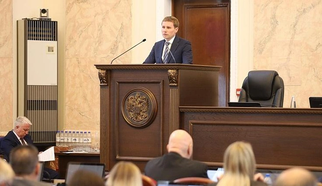 Законопроект представил врио министра курортов, туризма и олимпийского наследия региона Михаил Зарицкий | Источник: пресс-служба Законодательного собрания Краснодарского края