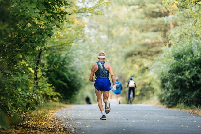 Всего 5 привычек. 103-летний бегун рассказал, с чего начинает каждый день. Это делает его здоровее многих молодых | Источник: Sportpoint74 / Getty Images