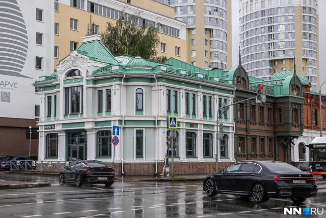 В доме Самгина теперь работает Rostic's | Источник: Наталья Бурухина / NN.RU