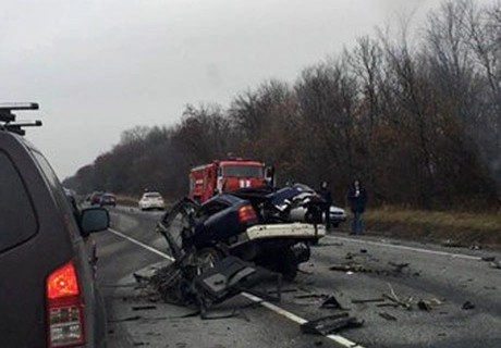 Фура смяла БМВ на границе Рязанской области | ya62.ru