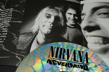 Зумеры оказались фанатами группы Nirvana: почему они боготворят Курта Кобейна?