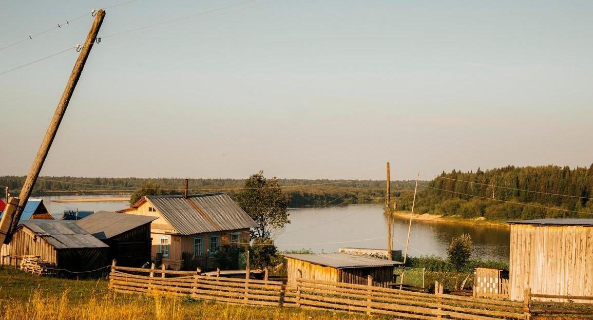 «Хотя бы один процент надежды». Жители Редикора ищут пропавших рыбаков — их лодка перевернулась, одного нашли погибшим