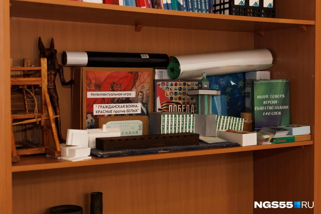 На фото — игры, разработанные вместе с детьми | Источник: Кирилл Башинский / NGS55.RU