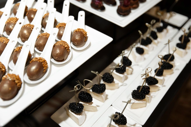 Разнообразие деликатесов на новогоднем столе восхитит даже самых искушенных гостей | Источник: Grand Autograph