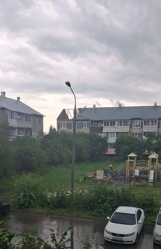 В Клину снесло крышу на одном из зданий | Источник: Москва с огоньком / T.me