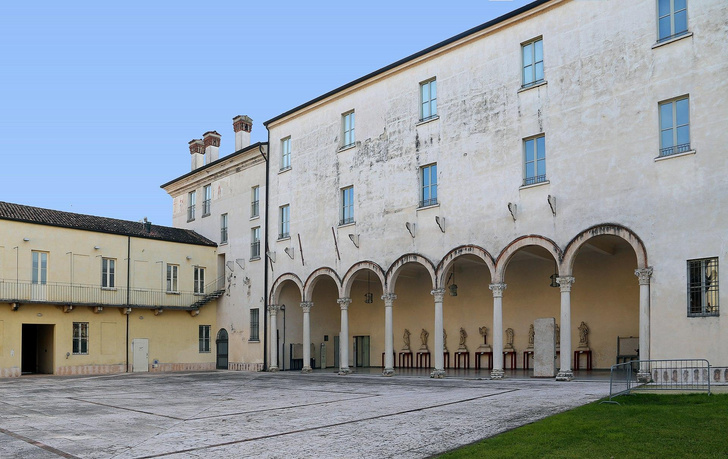 Палаццо Сан-Себастьяно: история знаменитого дворца