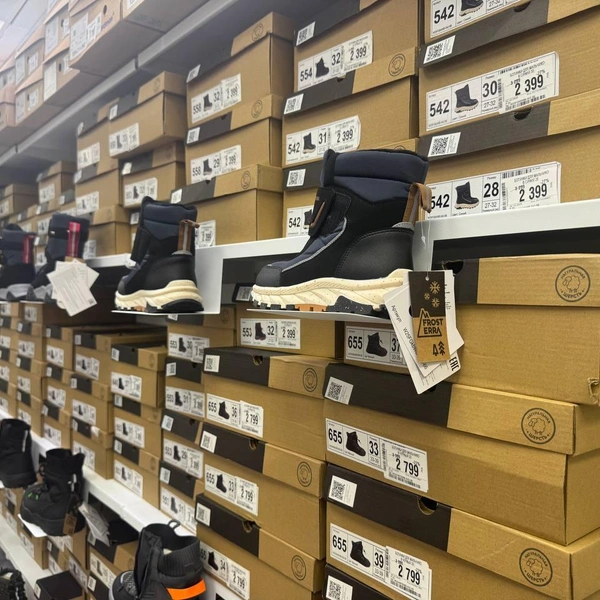 Зимняя обувь в офлайн-магазине | Источник: Дарья Гранкина / 26.RU