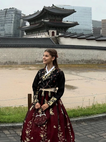 Источник: aulova_arina11 / Instagram (экстремистская организация, деятельность запрещена на территории РФ)