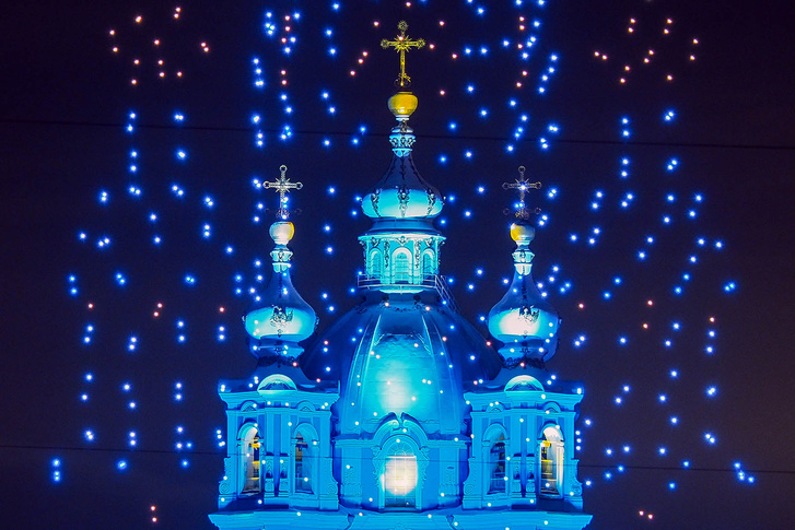 Фото №1 - В Петербурге восстановили с помощью дронов колокольню Смольного собора