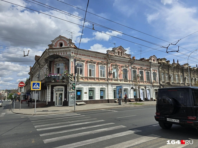 Не все старинные дома в центре Саратова в хорошем состоянии | Источник: Семен Коротов-Майбах / 164.RU