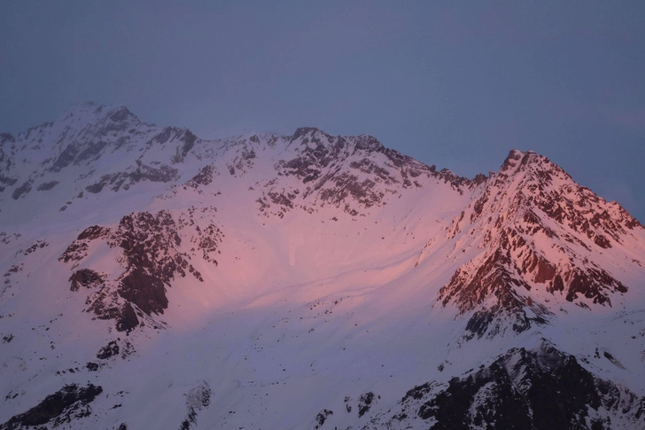 Российские туристы проводят зимние каникулы на горнолыжном курорте | www.starhit.ru