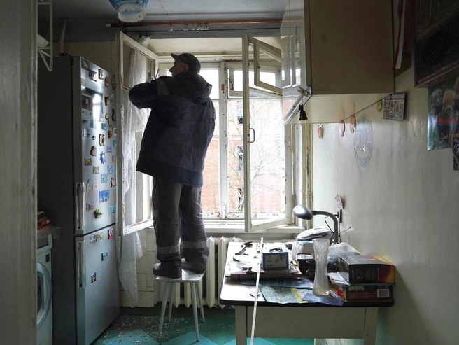 Несколько жилых домов получили повреждения в результате инцидента в Кронштадте. | Источник: Павел Даиси / FONTANKA.RU