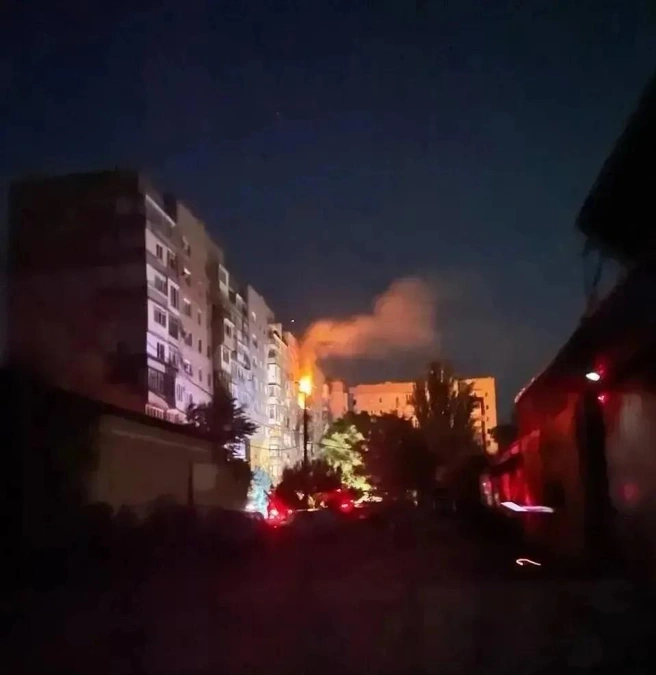 В результате прицельного удара по жилому дому в Мелитополе в ночь на 24 августа, погиб мужчина, ранена женщина | Источник: Евгений Балицкий / max.ru