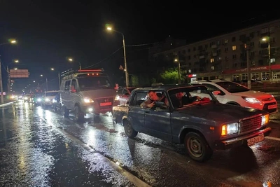 День Победы в Волгограде закончился сильным дождём — видео