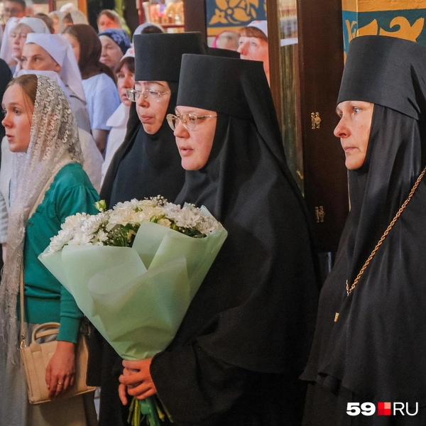 Кто-то принес святому цветы | Источник: Тимофей Калмаков / 59.RU