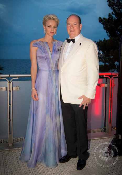 Светский июль княгини Шарлен | marieclaire.ru