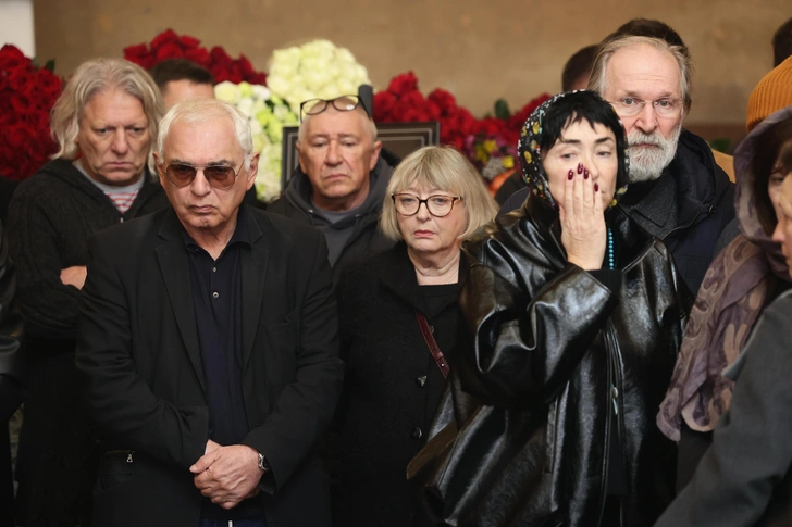 Прощание с режиссером Тиграном Кеосаяном