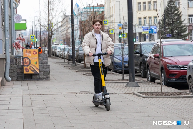 В части центра хотят запретить ездить на самокатах | Источник: Артем Ленц / NGS24.RU