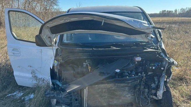 Пассажира «Лады» доставили в больницу | Источник: Госавтоинспекции Новосибирской области / Телеграм