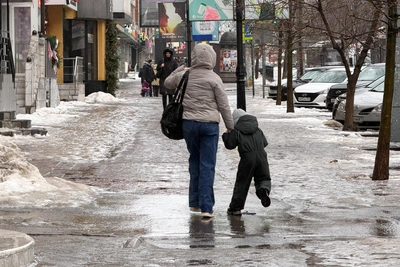 Улицы Ростова превратились в каток после дождя