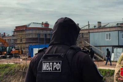 В Кронштадте прошёл рейд с участием ФСБ, военных и катеров