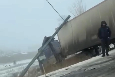 Two Accidents and Truck Jam on Highway Near Volgograd