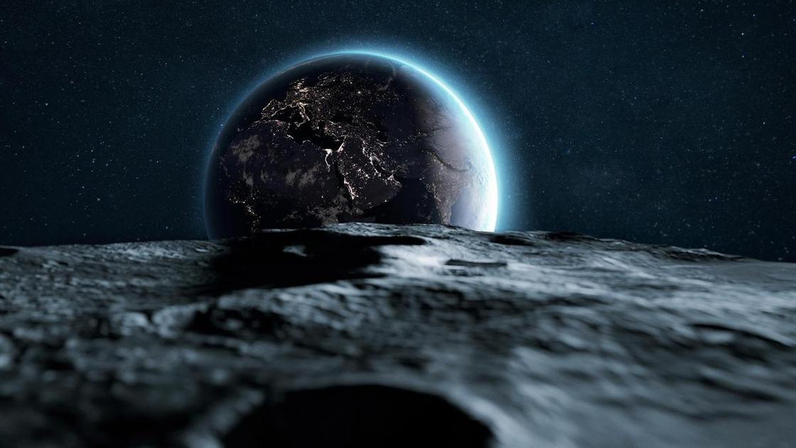 Астронавтов отправили к Луне впервые за 54 года: вы не угадаете, что они взяли с собой