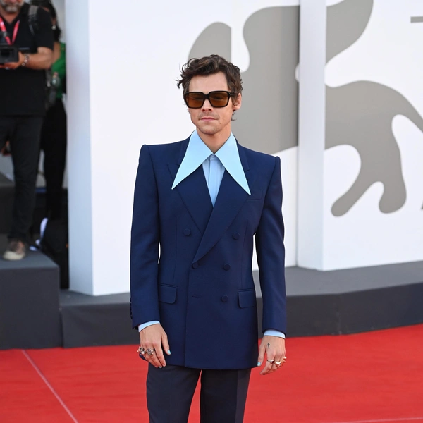 Гарри Стайлс в Gucci, 2022 | Источник: Getty Images