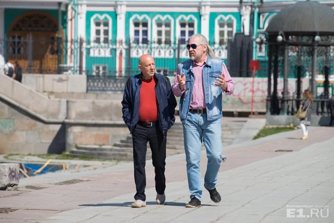Станислав Савин со своим коллегой — фотографом Александром Зайцевым.